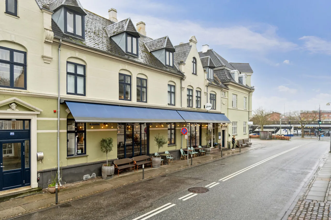 Lejlighed, Gammel Jernbanevej 20A,1, 4, billede 1 af 2
