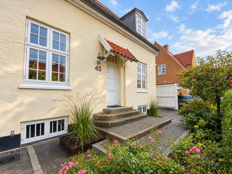 Hus, Mellemvangen 45, 2700 Brønshøj, billede 1 af 23