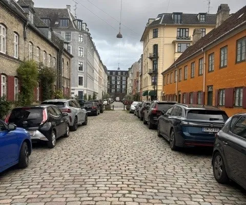 Rækkehus, Olfert Fischers Gade, København K – privat gårdhave (udlejes til expats), billede 1 af 1