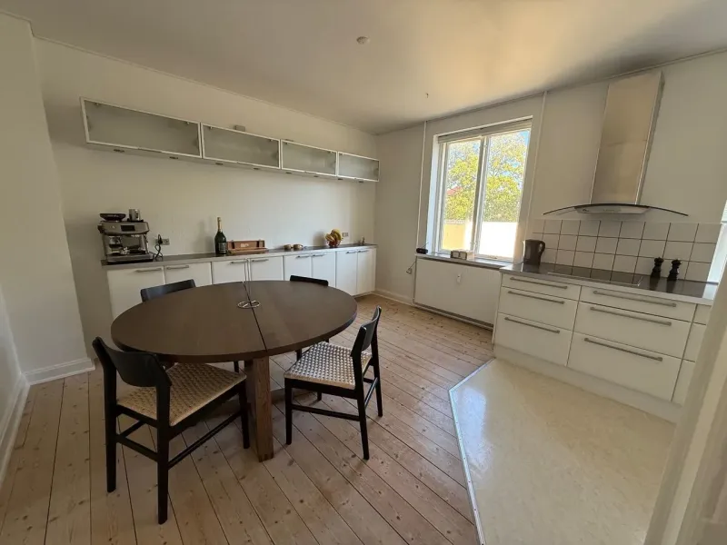 Lejebolig, Kirkepladsen 3A, 1. 9900 Frederikshavn, billede 1 af 18