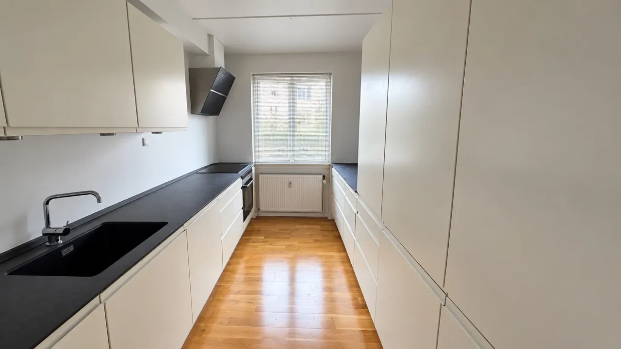 Lejlighed, Strandparksvej, billede 2 af 9